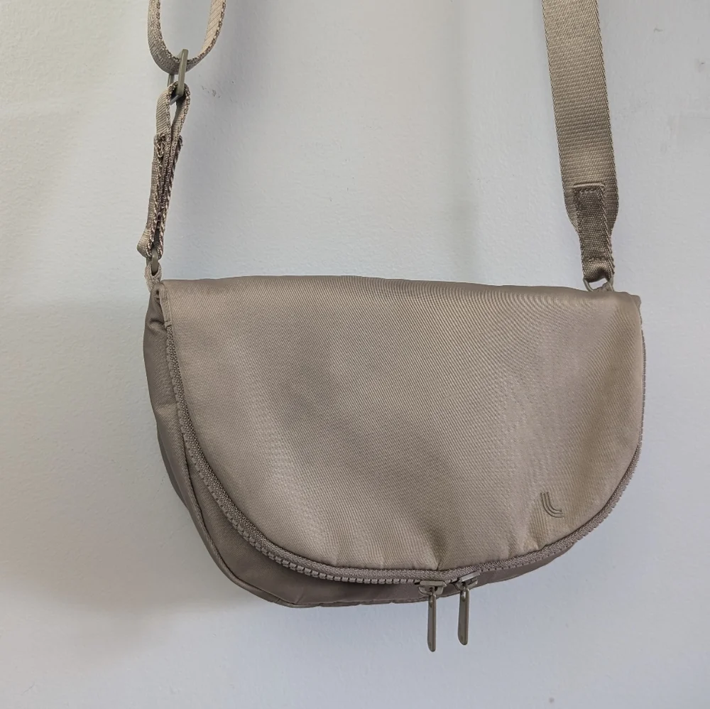 Lolë | Lole Lily Nylon Crossbody Fold-over Crescent Bag, Beige / Taupe - Picture 5 of 16